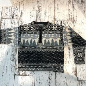 Icelandic Designs 100% Wool Sweater, cute snowflake and tree design. 1/4 zip.